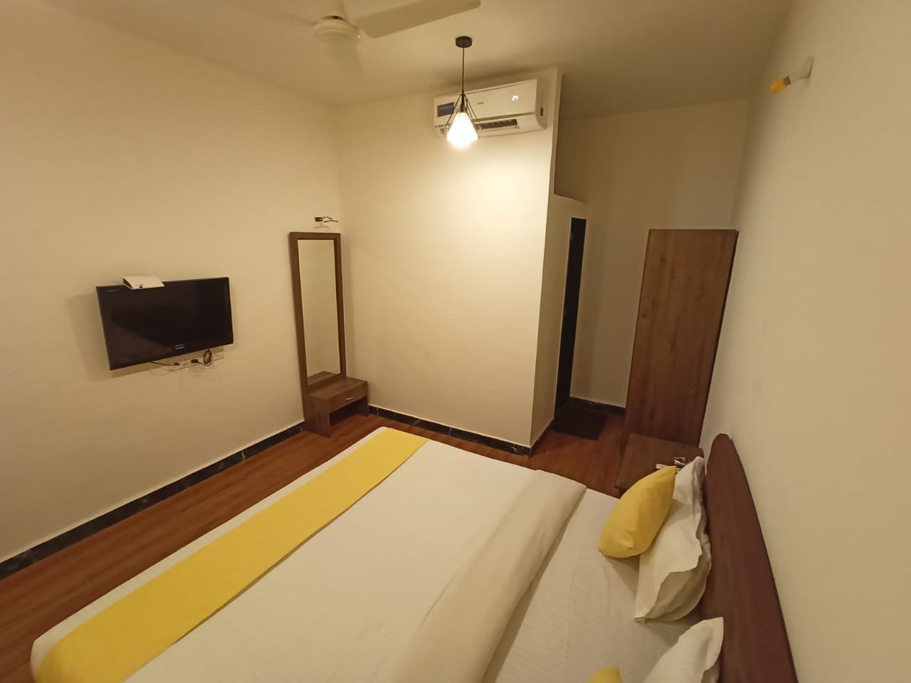 AC Deluxe Room